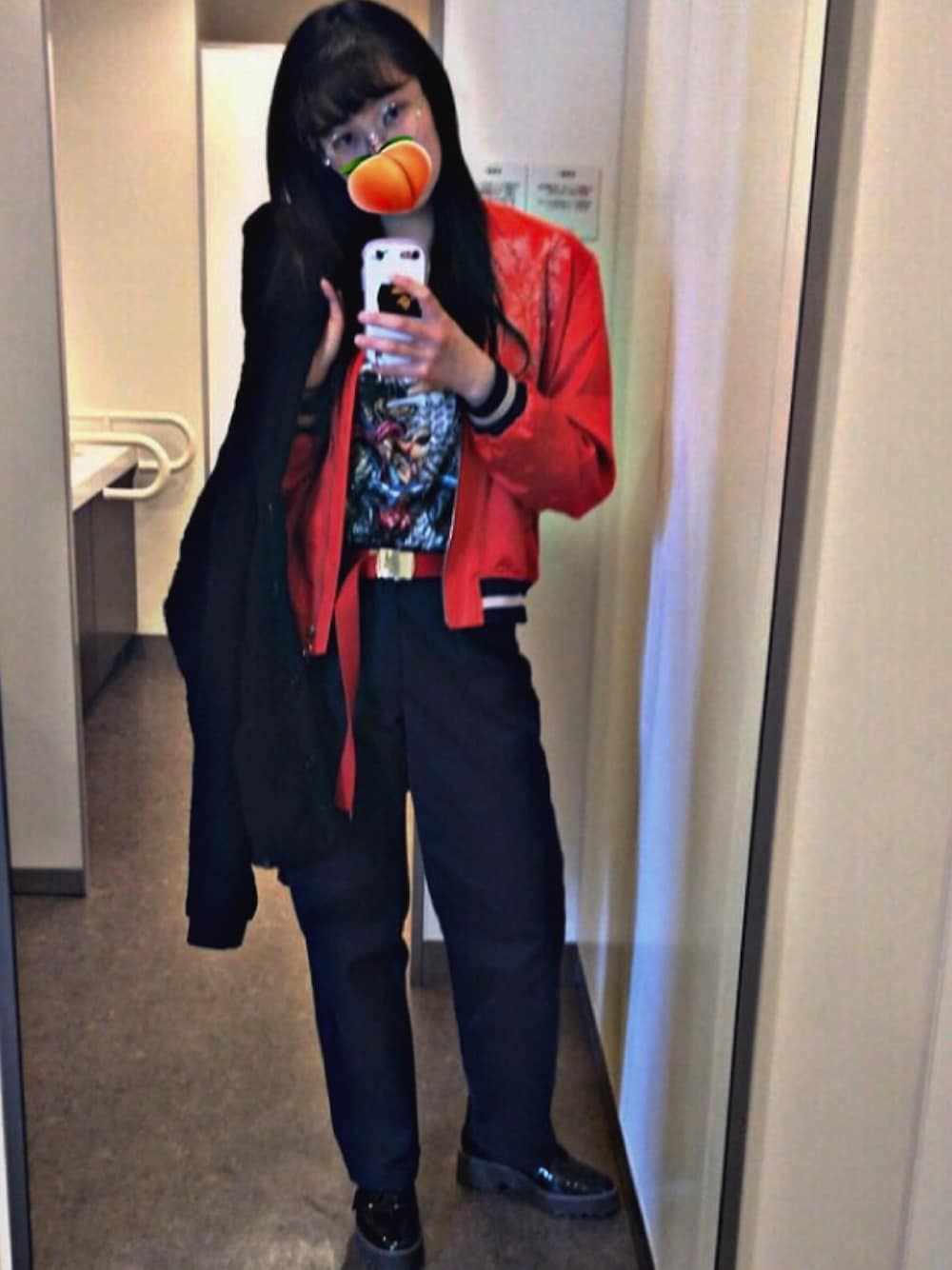 「高校生、Polo Ralph Lauren、H&M、ﾏﾙﾒｶﾞﾈ、古着、AZUL by moussy」｜「H&Mのアイテム（ライダースジャケット、レッド系）」を使った、Michaelさん（レディース・168cm）の冬コーディネートの1枚目の写真