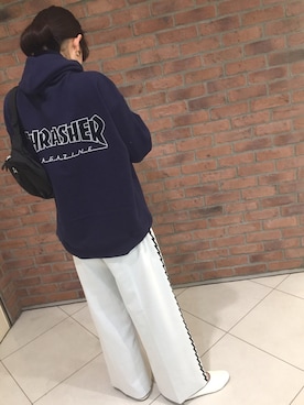 「THRASHER（スラッシャー）の【予約】【別注】 ＜THRASHER＞ LOGO PK/パーカー（パーカー、ブルー系）」を使った、izumi satoさん（レディース・164cm）の冬コーディネート