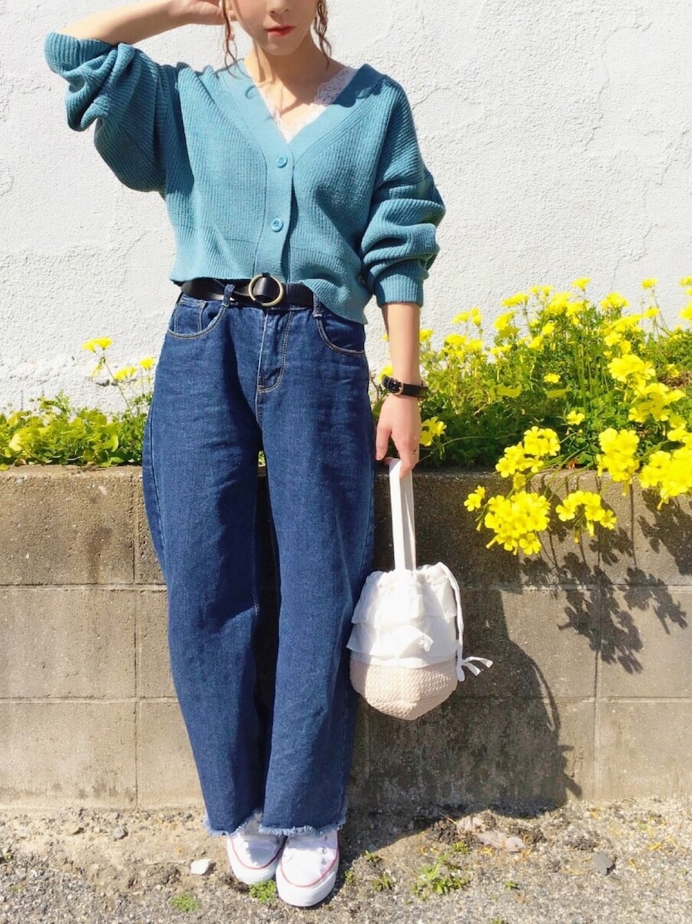 「休日スタイル、ラフ、fashion、outfit、パンツスタイル、ワイドパンツ、カジュアル、カーディガン、スプリングSENSEOFPLACE、春コーデ」｜「3coinsのアイテム（イヤリング、その他）」を使った、yumi.さん（レディース・151cm）の春コーディネートの1枚目の写真