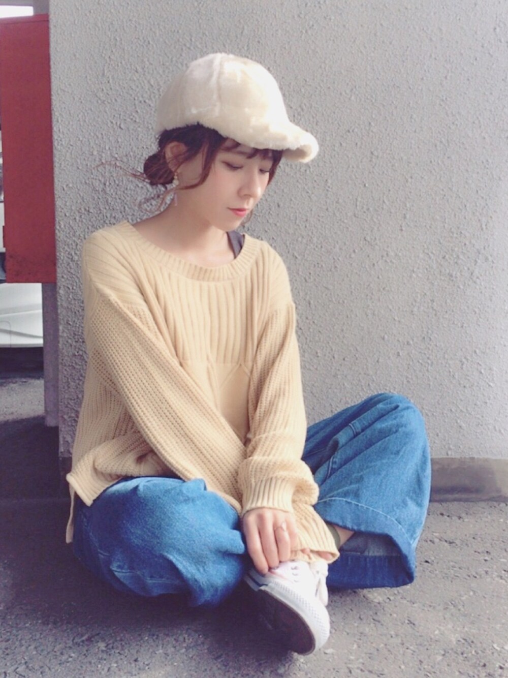 「シンプル、ootd、デニム、カジュアルコーデ、ゆるコーデ、低身長、ワイドパンツ、ワイドデニム、LIPSTAR、イエロー」｜「LIPSTARのパウダーケーブルニット（ニット/セーター、ベージュ系）」を使った、yumi.さん（レディース・151cm）の冬コーディネートの1枚目の写真