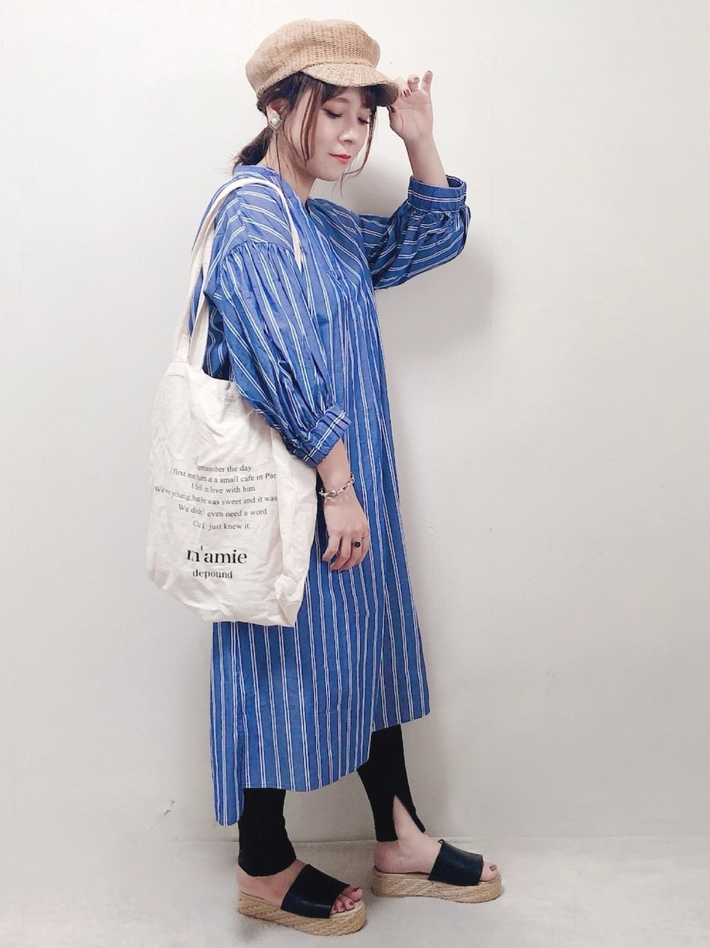 「カジュアルコーデ、オトナ女子、オトナカジュアル、ワンピース、ストライプ、大人コーデ、きれいめカジュアル、秋、ママファッション、ママコーデ」｜「NOLLEY’Sの【別注】シャツワンピース（ワンピース、ブルー系）」を使った、yumi.さん（レディース・151cm）の夏コーディネートの1枚目の写真