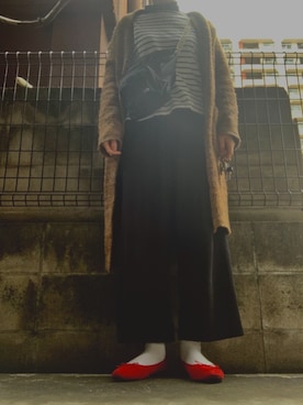 「niko and...（ニコアンド）のリブフリステッチワイドパンツ（その他パンツ、ブラック系）」を使った、bnmkさん（レディース・165cm）の冬コーディネート