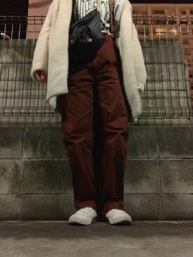 「UNIQLO（ユニクロ）のワイドフィットカーブパンツ（その他パンツ、ブラウン系）」を使った、bnmkさん（レディース・165cm）の冬コーディネート