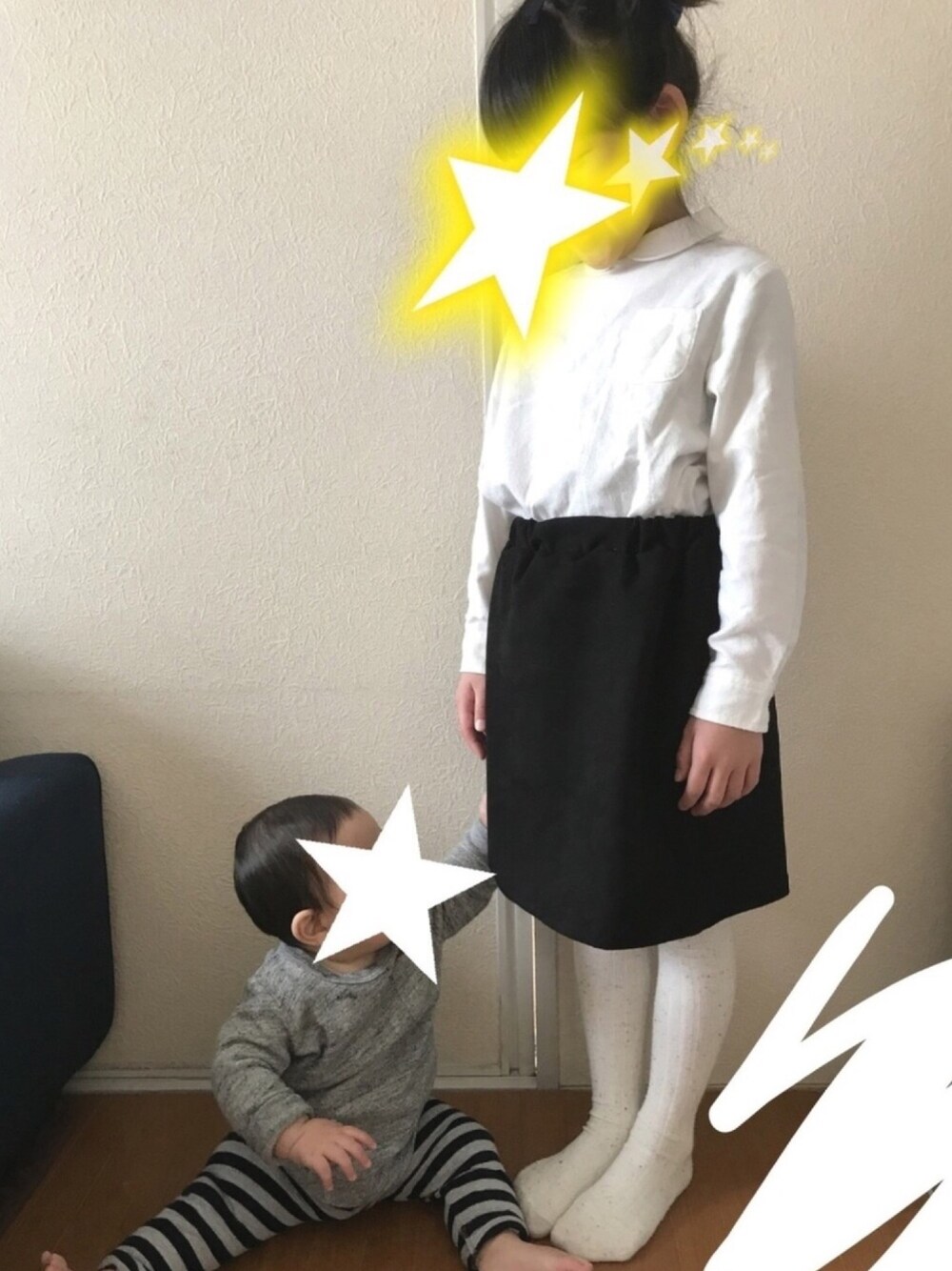 「女の子、モノトーン、ベビーコーデ、赤ちゃん、babygap、BREEZE、earth music&ecology、なかよし、きょうだい」｜「BREEZEのうしろあきシャツ（シャツ/ブラウス、ブルー系）」を使った、Da-r!さん（キッズ・120cm）の冬コーディネートの1枚目の写真