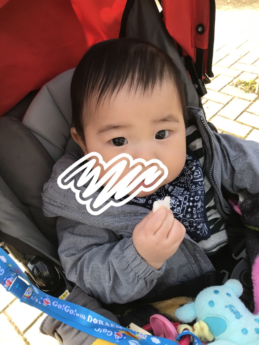 「シンプルコーデ、あかちゃんコーデ、おとこのこ、8ヶ月、無印良品、H&M、ベビーコーデ」｜「H&Mのアイテム（マウンテンパーカー、グレー系）」を使った、Da-r!さん（キッズ・70cm）の冬コーディネートの1枚目の写真