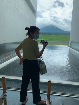 「LOWRYS FARM（ローリーズファーム）のCONEハイライズワイドデニム　800874（デニムパンツ）」を使った、thiagoさん（レディース・157cm）の夏コーディネート