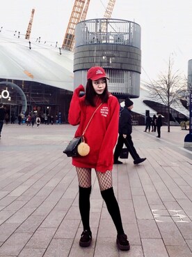 「VERSUS（ヴェルサス）のアイテム」を使った、Teresa Hungさん（レディース・160cm）の春コーディネート