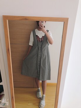 「CreamChildのアイテム（ジャンパースカート、ブラック系）」を使った、前岛迷路子さん（レディース・168cm）の秋コーディネート