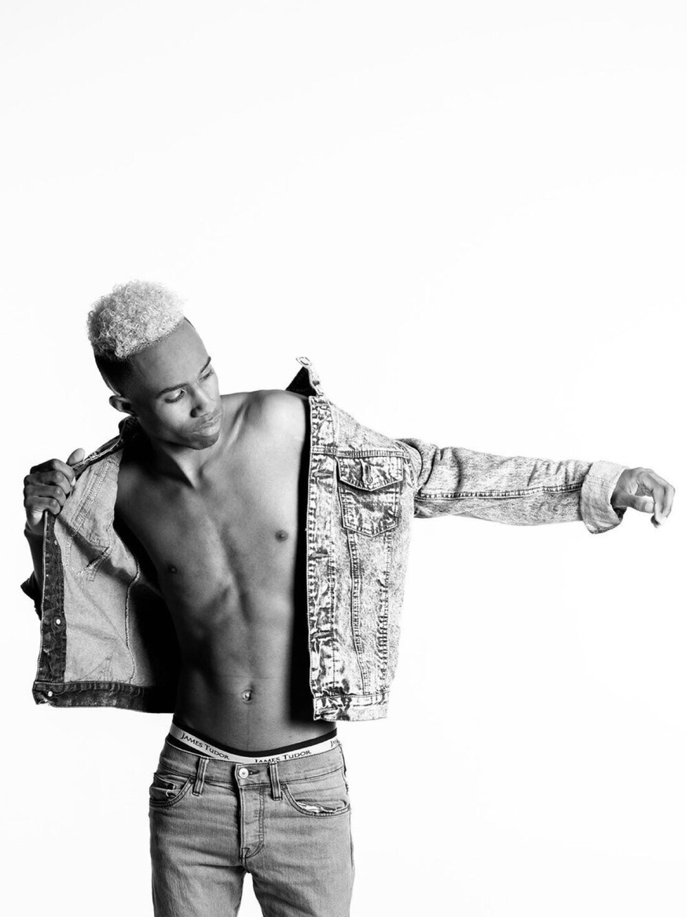 「denim on denim、denimjacket」｜「asosのアイテム（デニムジャケット、ブルー系）」を使った、luiindigoさん（メンズ・175cm）の春コーディネートの1枚目の写真