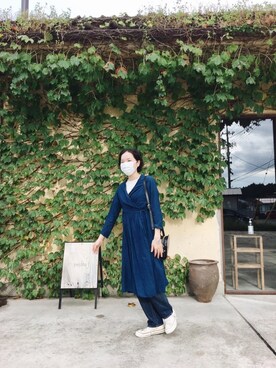 「ホワイトスニーカー」｜「アイテム（アナログ腕時計）」を使った、enmteriさん（レディース・156cm）の秋コーディネート
