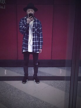 「TOPMAN（トップマン）のアイテム（Tシャツ/カットソー）」を使った、stone cheungさん（メンズ・175cm）の春コーディネート