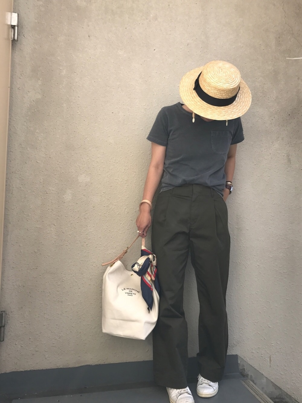 「ドラフトアディダス、休日スタイル、カンカン帽、カジュアル、ワイドパンツ、チノパン、スニーカー、名前昭和部、Tシャツ」｜「PUNYUSのカンカン帽（ハット、ベージュ系）」を使った、＊:)ayaさん（レディース・160cm）の夏コーディネートの1枚目の写真