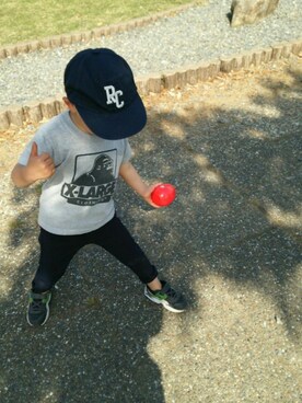 「XLARGE KIDS（エクストララージキッズ）のアイテム（T Shirts、グレー系）」を使った、Sooooさん（キッズ・100cm）の春コーディネート