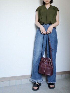 「リメイクデニム」｜「アイテム（バッグ）」を使った、久保みのりさん（レディース・165cm）の春コーディネート