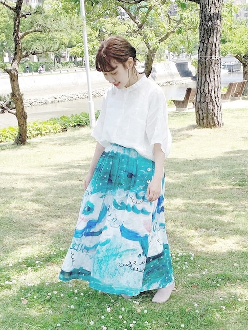 週末セール アトリエドゥサボン 手描き水彩柄 花とサーファー スカート アトリエドゥサボン 手描き水彩柄 花とサーファー スカート