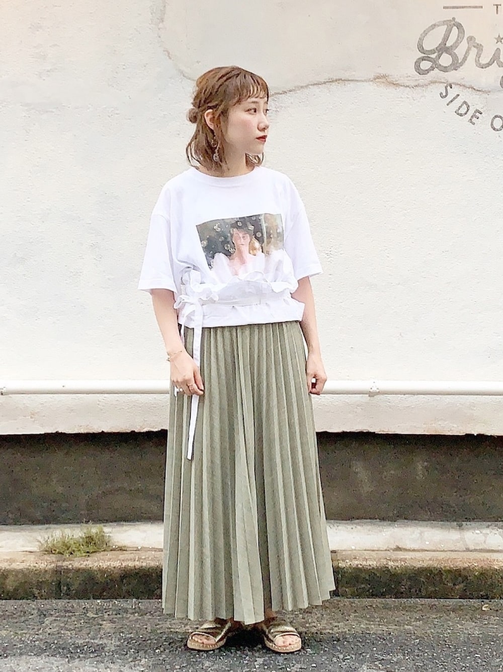 「figlondon、IamI in fact…、latelier du savon、ハリーポッター、ゴールドサンダル、カフェ巡り、AMBIDEX、oldhoney、カジュアルコーデ」｜「I am I in fact...のHARRY POTTER  バブルバスＴシャツ（Tシャツ/カットソー、ホワイト系）」を使った、はまちゃんさん（レディース・148cm）の夏コーディネートの1枚目の写真