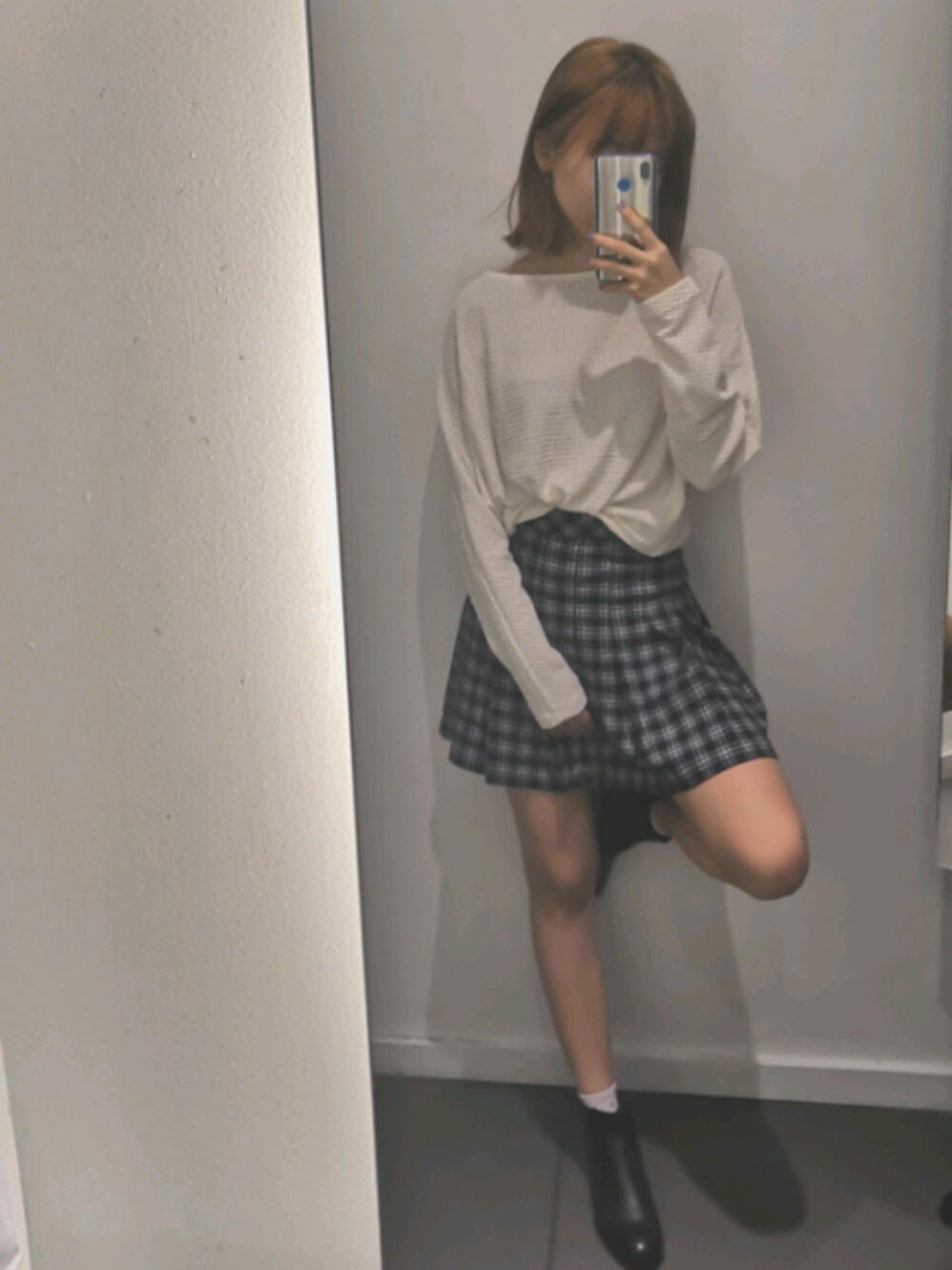 「H&M、skirt、plaid、spring、ootd、スカート、シンプル、オーバーサイズ」｜「H&Mのアイテム（シャツ/ブラウス、ホワイト系）」を使った、JojosOOTD:3さん（レディース・160cm）の春コーディネートの1枚目の写真