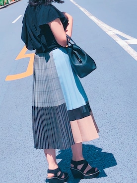 「UNITED TOKYO（ユナイテッドトウキョウ）のアイテム（スカート、ベージュ系）」を使った、もあいさん（レディース・154cm）の夏コーディネート