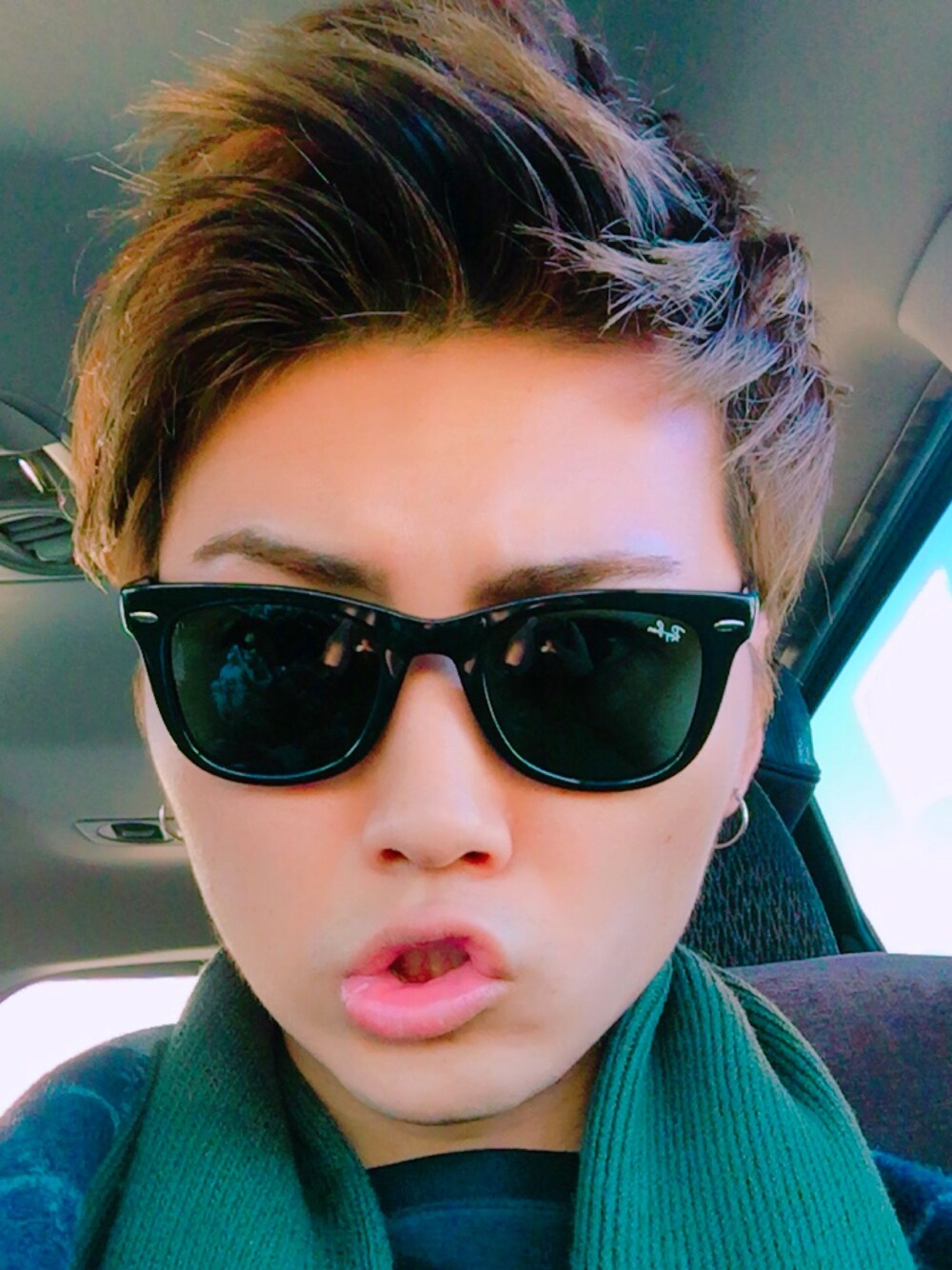 「Ray-Van、EXILE」｜「Ray-Banのアイテム（サングラス、ブラック系）」を使った、hatanaka.さん（メンズ・171cm）の冬コーディネートの1枚目の写真