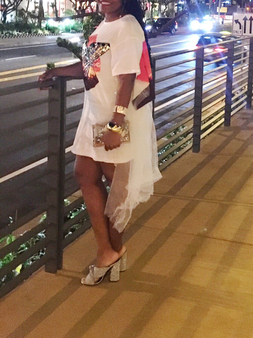 「datenight、glitter、SilverGlitter、veil、CrossoverSandals」｜「GUCCIのアイテム（サンダル、シルバー系）」を使った、Shayさん（レディース・165cm）の冬コーディネートの1枚目の写真