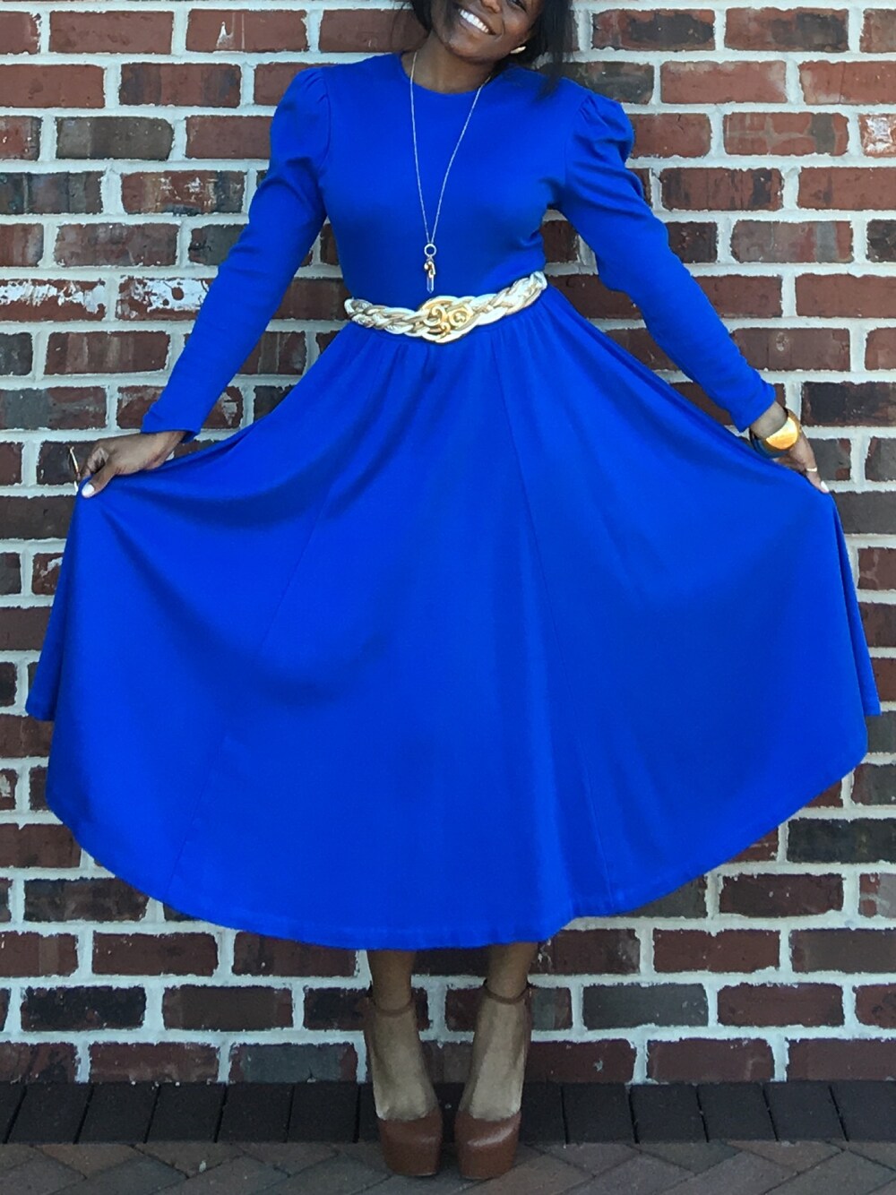 「vintage、vintagedress、ropebelt、ceruleanblue」｜「ALDOのアイテム（パンプス、ブラウン系）」を使った、Shayさん（レディース・165cm）の冬コーディネートの1枚目の写真