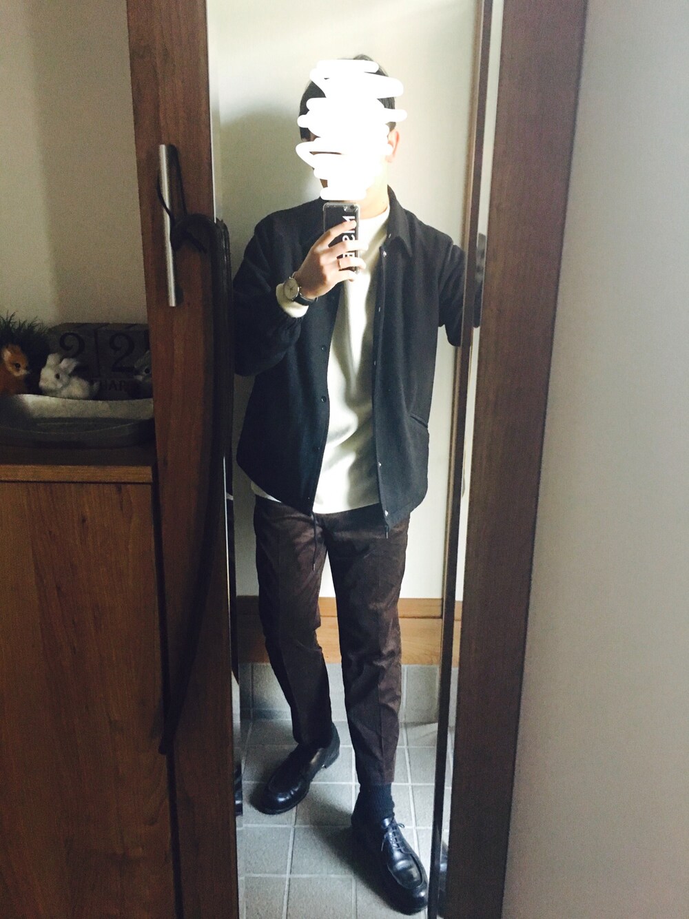 「GLOBAL WORK、UNITED TOKYO、UNIQLO、UNIQLOU、FREAK’Ｓ STORE、コーデュロイパンツ、コーデュロイ、白ニット、コーチジャケット」｜「FREAK'S STOREのアイテム（ブルゾン、ブラック系）」を使った、bouzu2さん（メンズ・181cm）の冬コーディネートの1枚目の写真