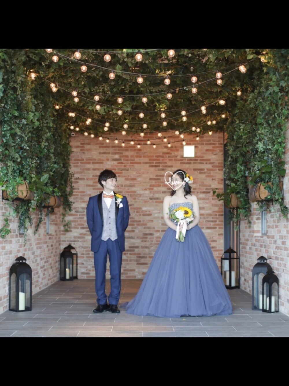 「結婚式、フォーマル、ひまわり、ドレス、キレイめ、タキシード」｜「giraffeのヨーヨー蝶タイ ORANGE（蝶ネクタイ、オレンジ系）」を使った、へいさん（メンズ・164cm）の冬コーディネートの1枚目の写真