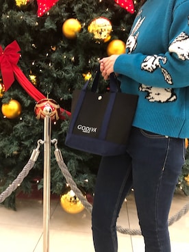 「17kg（イチナナキログラム）のアイテム（ニット/セーター、ブルー系）」を使った、asukaさん（レディース・160cm）の冬コーディネート