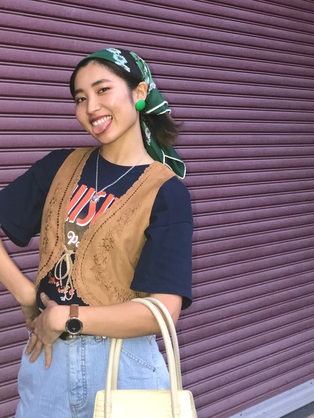 「牧場コーデ」｜「古着のアイテム（Tシャツ/カットソー、ブルー系）」を使った、かーぼっこんさん（レディース・162cm）の秋コーディネートの1枚目の写真