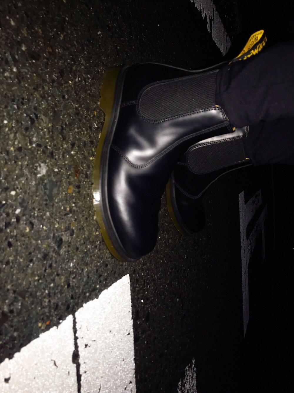 「Dr. Martensのアイテム（ブーツ、ブラック系）」を使った、syuuさん（メンズ・160cm）の秋コーディネートの1枚目の写真