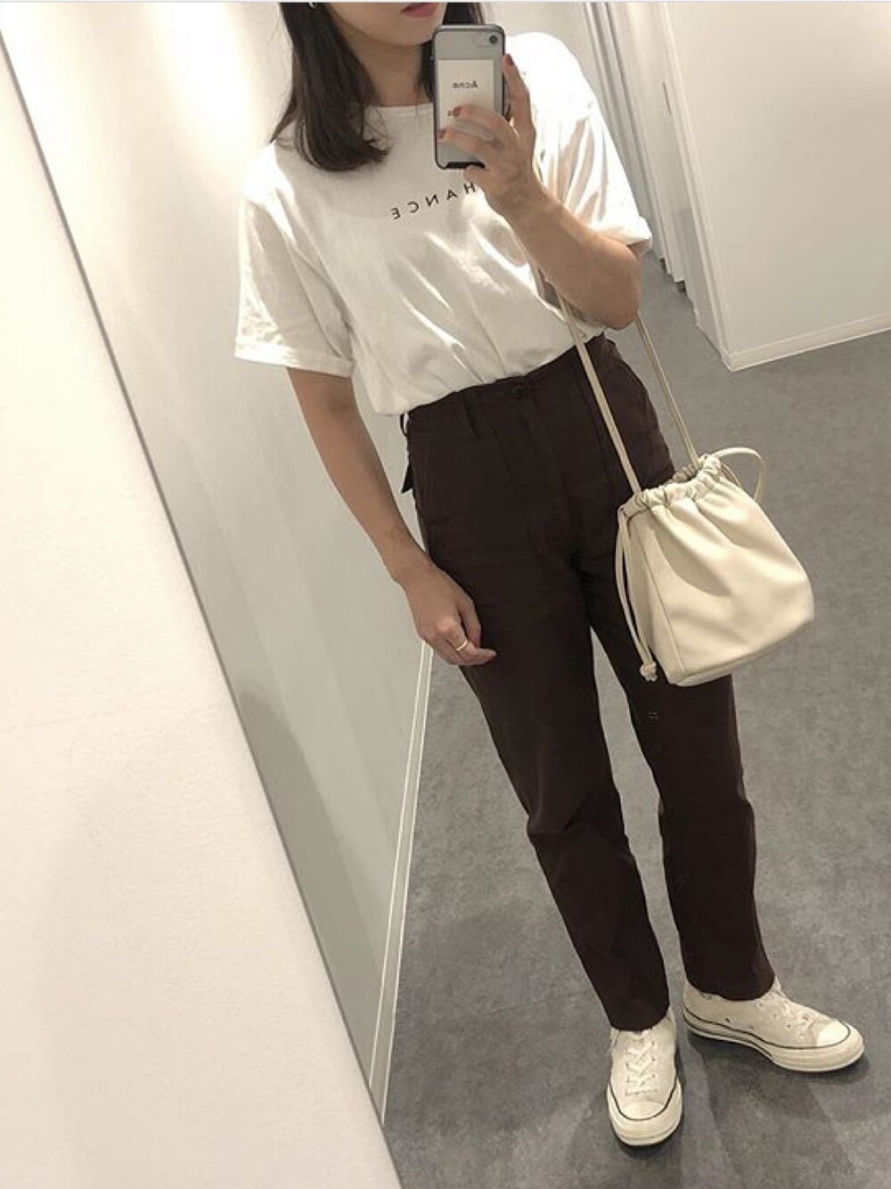 「ドローストリングバッグ、LENOANDCO、CT70s、Chuck Taylor 70's」｜「THE SHINZONEのBAKER PANTS（その他パンツ、グリーン系）」を使った、anriさん（レディース・160cm）の秋コーディネートの1枚目の写真
