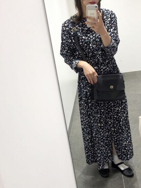 「COACH（コーチ）のアイテム（ショルダーバッグ、ブラック系）」を使った、anriさん（レディース・160cm）の秋コーディネート