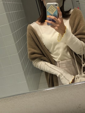 「BASERANGE（ベースレンジ）のアイテム（ストール/ショール、ブラウン系）」を使った、anriさん（レディース・160cm）の冬コーディネート