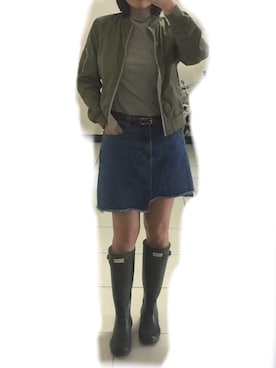 「earth music&ecology（アースミュージックアンドエコロジー）のアイテム（MA-1）」を使った、Mollie Jさん（レディース・157cm）の春コーディネート