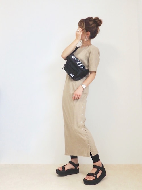 emãT_uyTEVA / eoz W FLATFORM UNIVERSALiTevabeojvgR[fBl[g