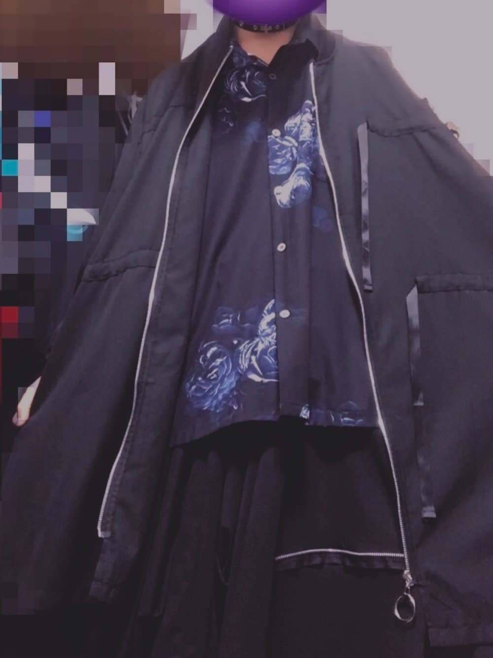 「モード、ブラック、やみかわいい、チョーカー、ワイドパンツ、原宿、山中拓也、メンヘラ、LAD MUSICIAN、花柄」｜「unrelaxingのアイテム（シャツ/ブラウス、ブラック系）」を使った、🐼さん（メンズ・175cm）の冬コーディネートの1枚目の写真