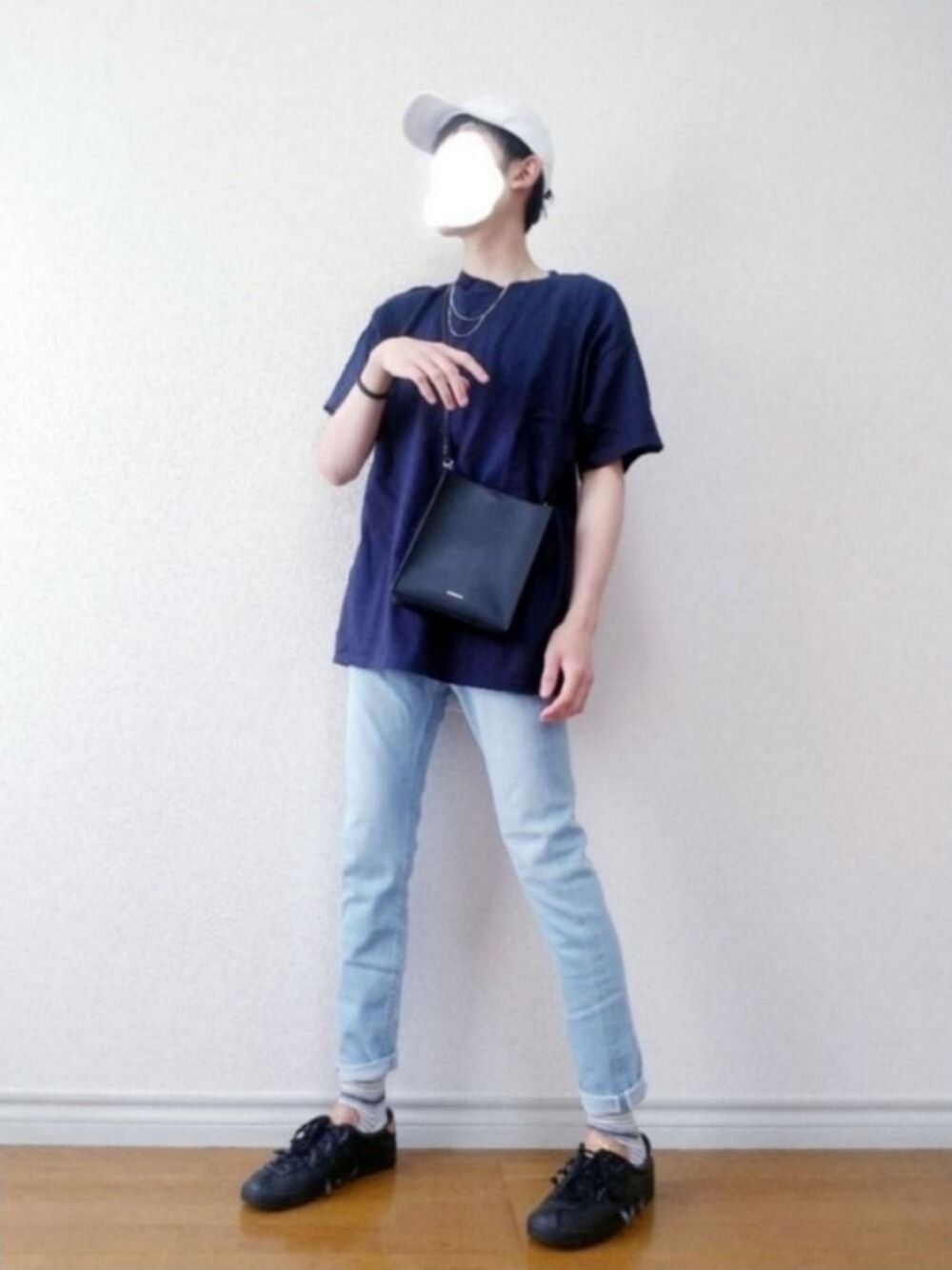 「ROOPTOKYO、キャップ、シャツスタイル、スキニーデニム、黒スニーカー、ネイビー、シンプル、おしゃれさんと繋がりたい、いいね、save、フォローお願いします🤑、カジュアル」｜「POLO RALPH LAURENのBig Pony チノ ベースボール キャップ（キャップ、ホワイト系）」を使った、bouさん（メンズ・176cm）の夏コーディネートの1枚目の写真