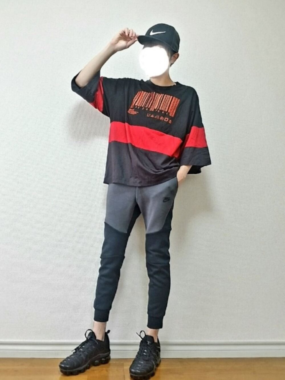 「キャップ、ビッグシルエット、シャツスタイル、ジョガーパンツ、黒スニーカー、夏コーデ、スポーツミックス、おしゃれさんと繋がりたい、いいね、save、フォローお願いします🤑、NIKE」｜「NIKEの【NIKE】平ツバCAP メンズ（キャップ、ブラック系）」を使った、bouさん（メンズ・176cm）の夏コーディネートの1枚目の写真