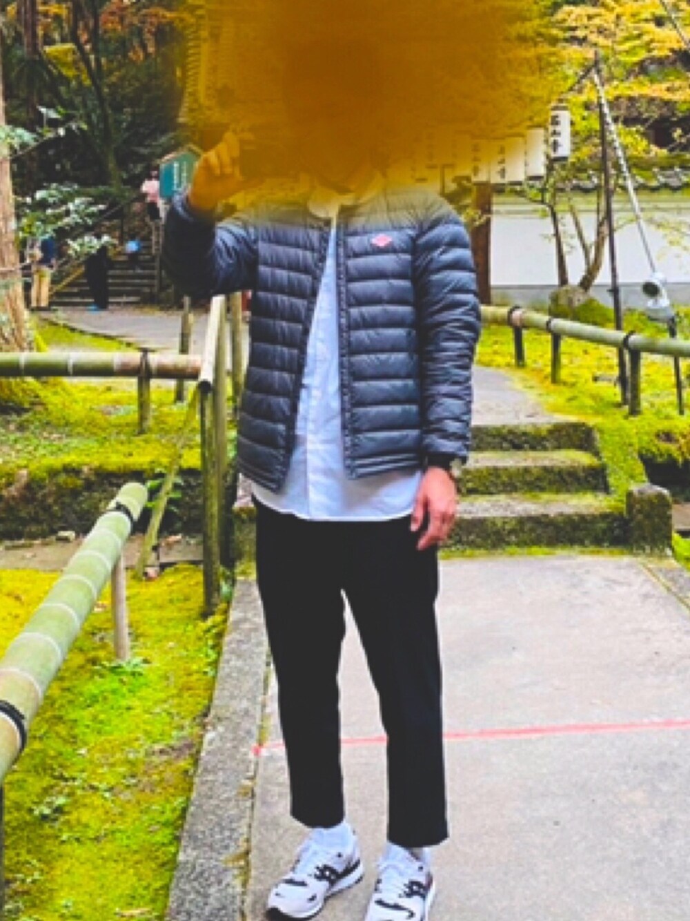 「DANTONのアイテム（ダウンベスト、グレー系）」を使った、Kenさん（メンズ・170cm）の冬コーディネートの1枚目の写真