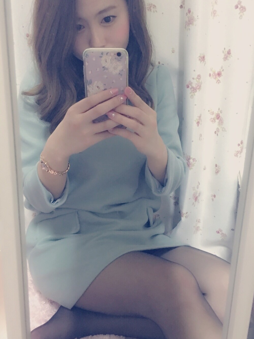 「グリーン、ワンピース、dazzlin」｜「dazzlinのウィンターカラーサックワンピース（ワンピース、グリーン系）」を使った、まりりさん（レディース・153cm）の冬コーディネートの1枚目の写真