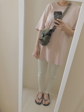 「UNIQLO（ユニクロ）のクルーネックT（半袖）（Tシャツ/カットソー、ピンク系）」を使った、momさん（レディース・160cm）の夏コーディネート