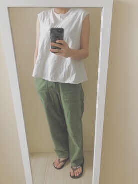 「TODAYFUL（トゥデイフル）のVintageカーゴパンツ（カーゴパンツ、グリーン系）」を使った、momさん（レディース・160cm）の夏コーディネート