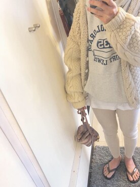 「Champion（チャンピオン）のアイテム（パーカー、ホワイト系）」を使った、momさん（レディース・160cm）の冬コーディネート