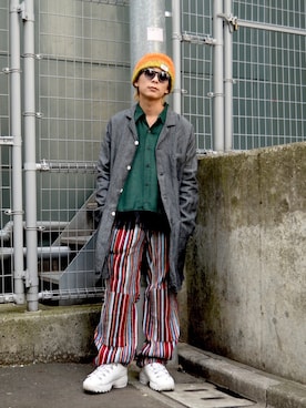 「スナップ」｜「アイテム（ステンカラーコート）」を使った、レオンさん（メンズ・165cm）の春コーディネート