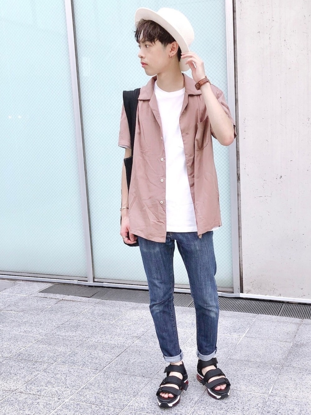 「夏コーデ、サンダル、厚底サンダル、ラフ、おしゃれさんと繋がりたい、美容師、シャツスタイル、ノーカラーシャツ、白ハット、古着」｜「usedのアイテム（シャツ/ブラウス、ブラウン系）」を使った、よっこいさん（メンズ・171cm）の夏コーディネートの1枚目の写真