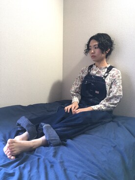 「部屋撮り」｜「アイテム（オールインワン・サロペット）」を使った、aikoさん（レディース・158cm）の春コーディネート