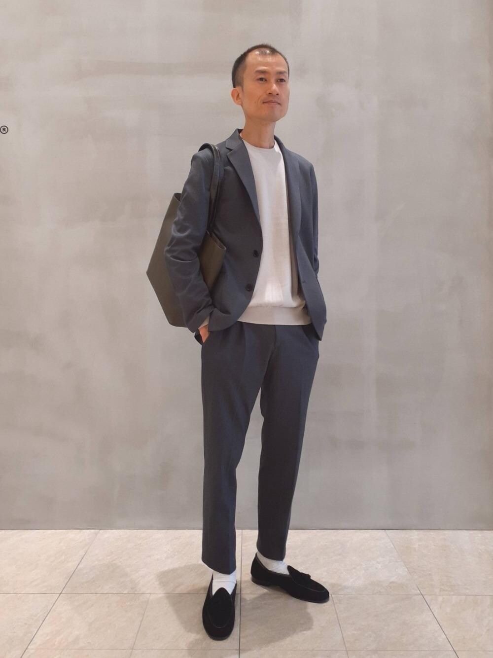 「ジャケット、セットアップ、シューズ、ビジネス、👟バッグ、ニット/セーター、ぱんつ」｜「UNITED ARROWSの<UNITED ARROWS> ベルジアン タッセル（スリッポン、ブラック系）」を使った、モリタさん（メンズ・172cm）の秋コーディネートの1枚目の写真