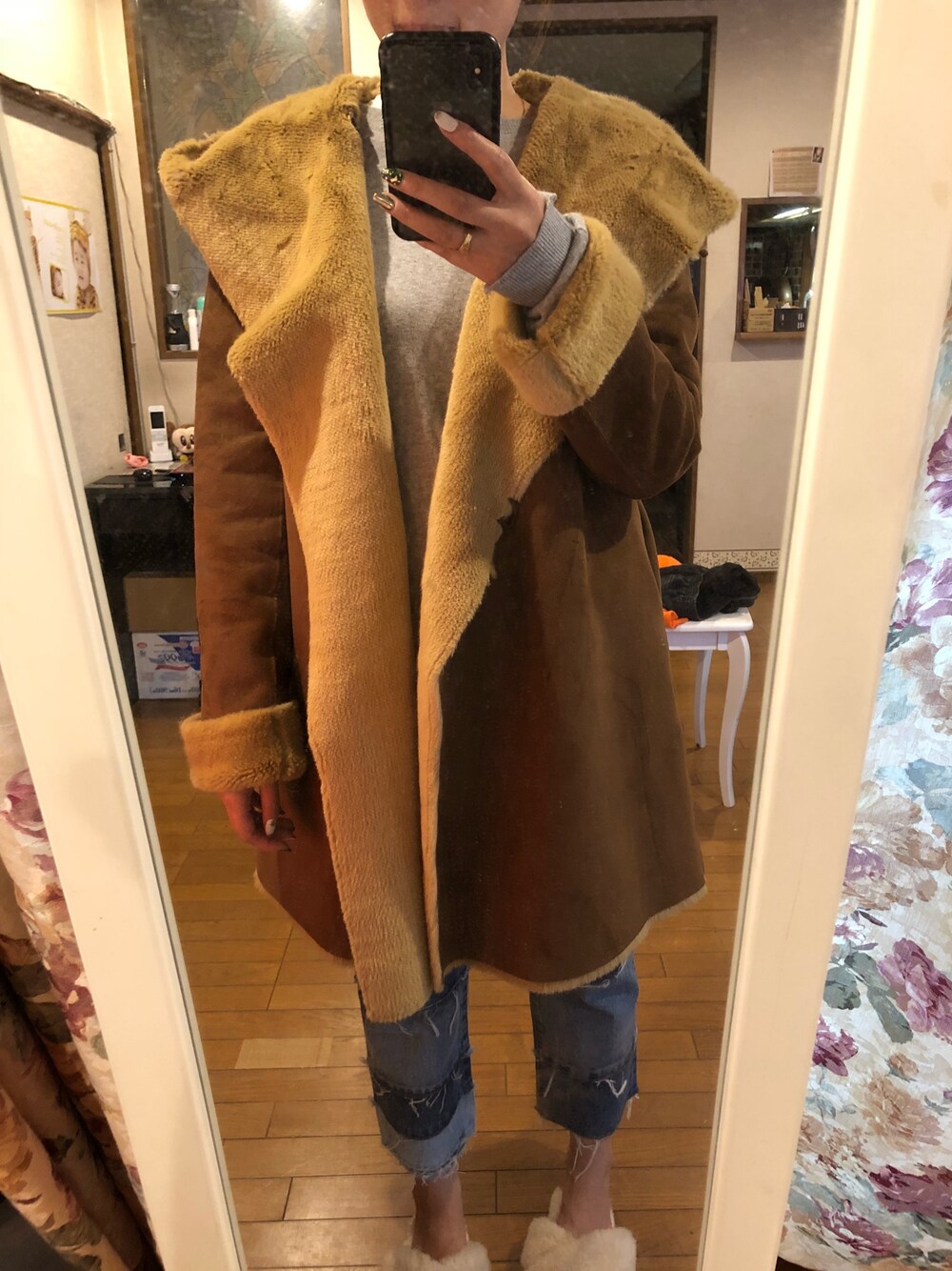 「URBAN RESEARCH ROSSO WOMENのROSSO フェイクムートンロングコート（ムートンコート、ブラウン系）」を使った、yoyoさん（レディース・168cm）の秋コーディネートの1枚目の写真