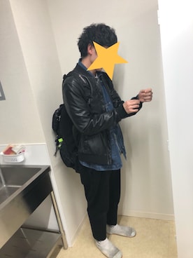 「mobus（モーブス）のアイテム（バッグ）」を使った、ひゅんさん（メンズ・172cm）の冬コーディネート