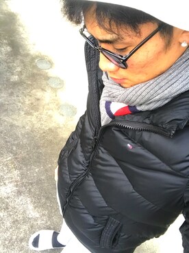 「TOMMY HILFIGER（トミーヒルフィガー）のアイテム（マフラー）」を使った、浅見さん（メンズ・181cm）の冬コーディネート